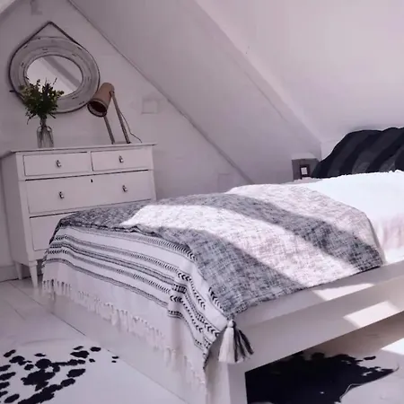 Cozy Artist Loft Near Black Forest And Basel شقة *